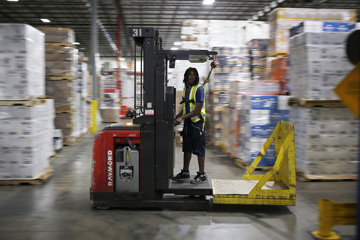 Photo: A warehouse worker drives a forklift in the warehouse at Southern Glazer's Wine & Spirits distribution center in Louisville, Kentucky, on September 28, 2018. Photographer: Luke Sharrett/Bloomberg
