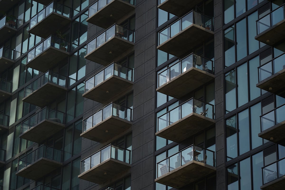 Photo: The 8th + Hope luxury apartment building in downtown Los Angeles on January 5, 2022. Photographer: Bing Guan/Bloomberg