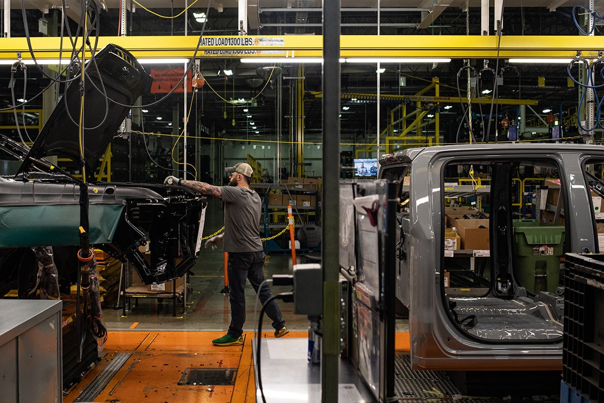 Photo: Vehicles on the assembly line at an assembly plant in Fort Wayne, Indiana. Photographer: Emily Elconin/Bloomberg.