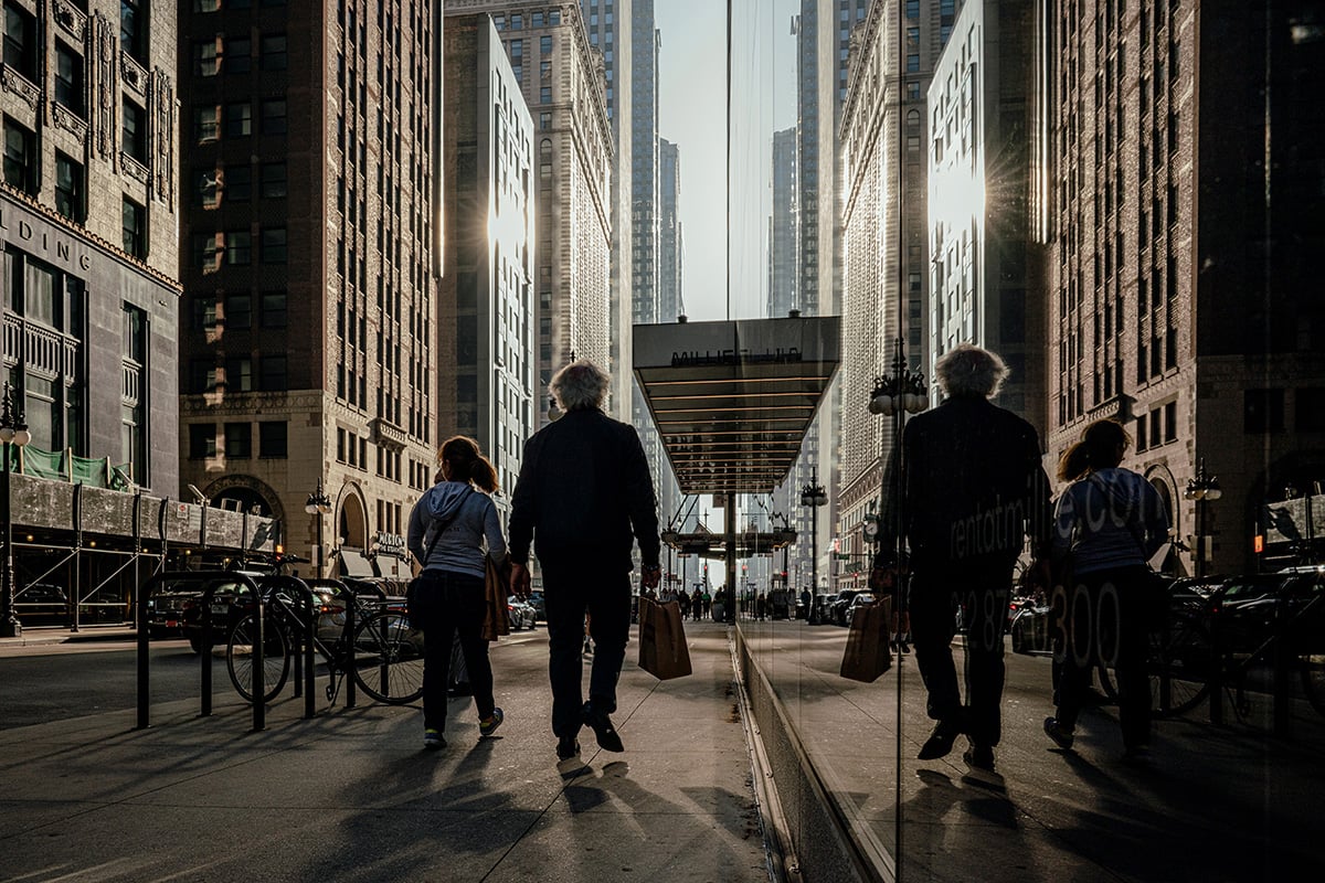 Photo: Pedestrians in Chicago, Illinois.