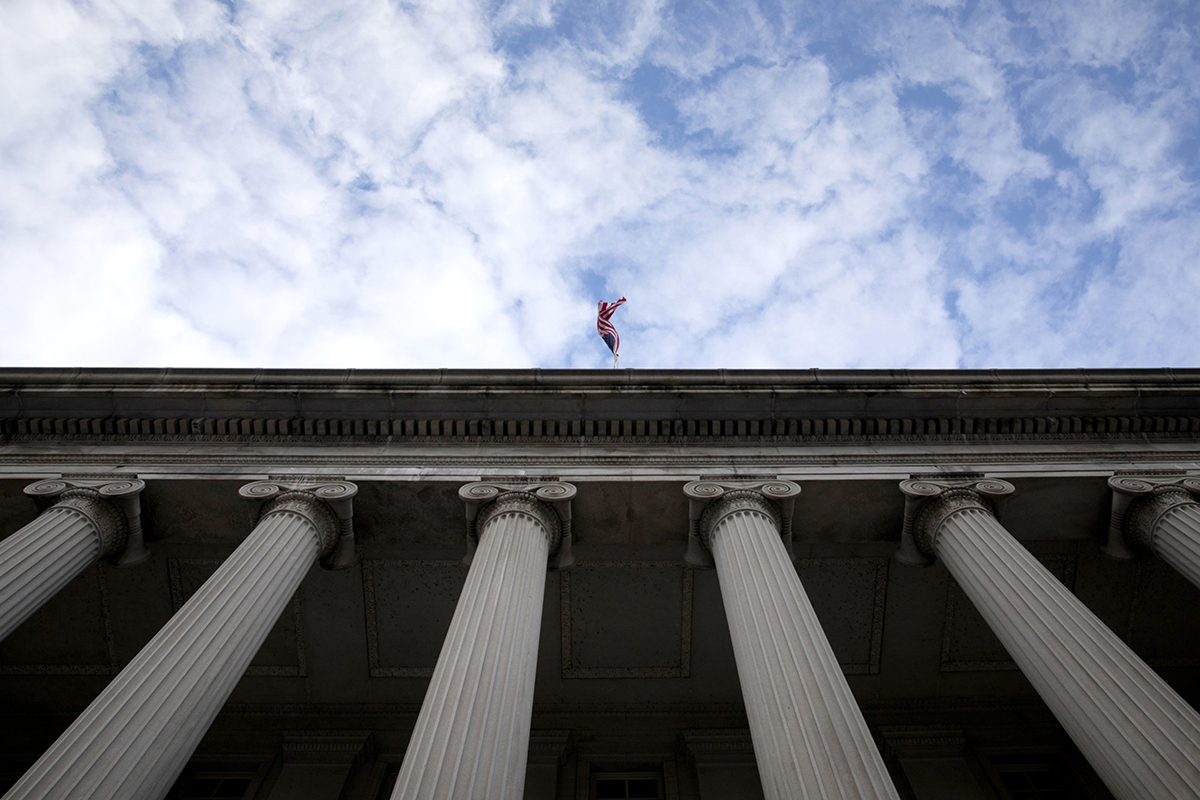 Photo: The U.S. Treasury building in Washington, D.C. Photographer: Tom Brenner/Bloomberg