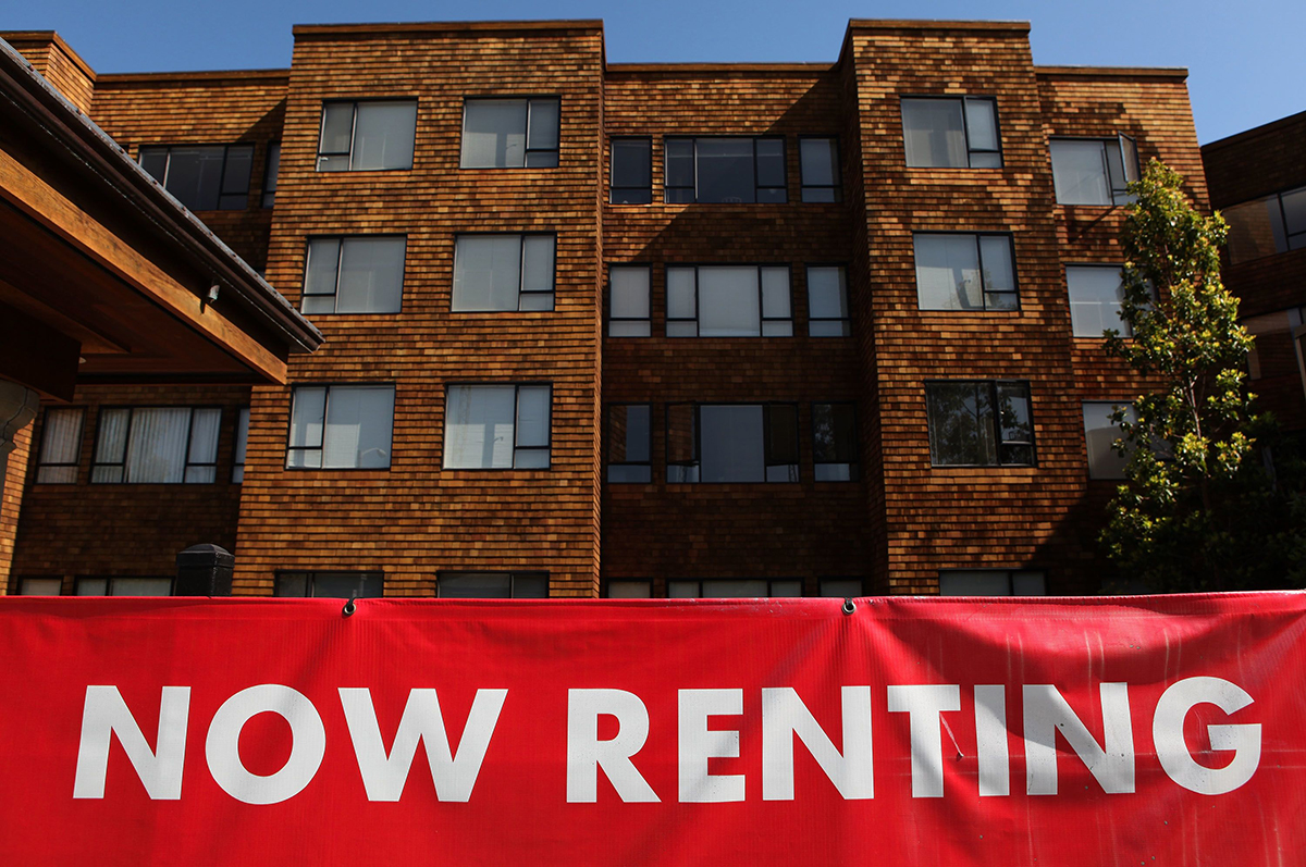 Photo: A sign advertising apartments for rent is displayed in front of an apartment complex on July 8, 2009 in San Francisco. Vacancy rates for U.S. apartments have spiked to a 22-year high of 7.5%. (Photo by Justin Sullivan/Getty Images)