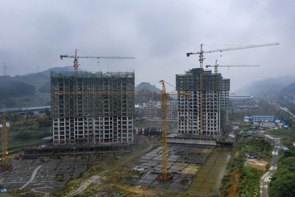 Photo: A stalled housing construction project in Zunyi, in China's Guizhou province. Photographer: Qilai Shen/Bloomberg