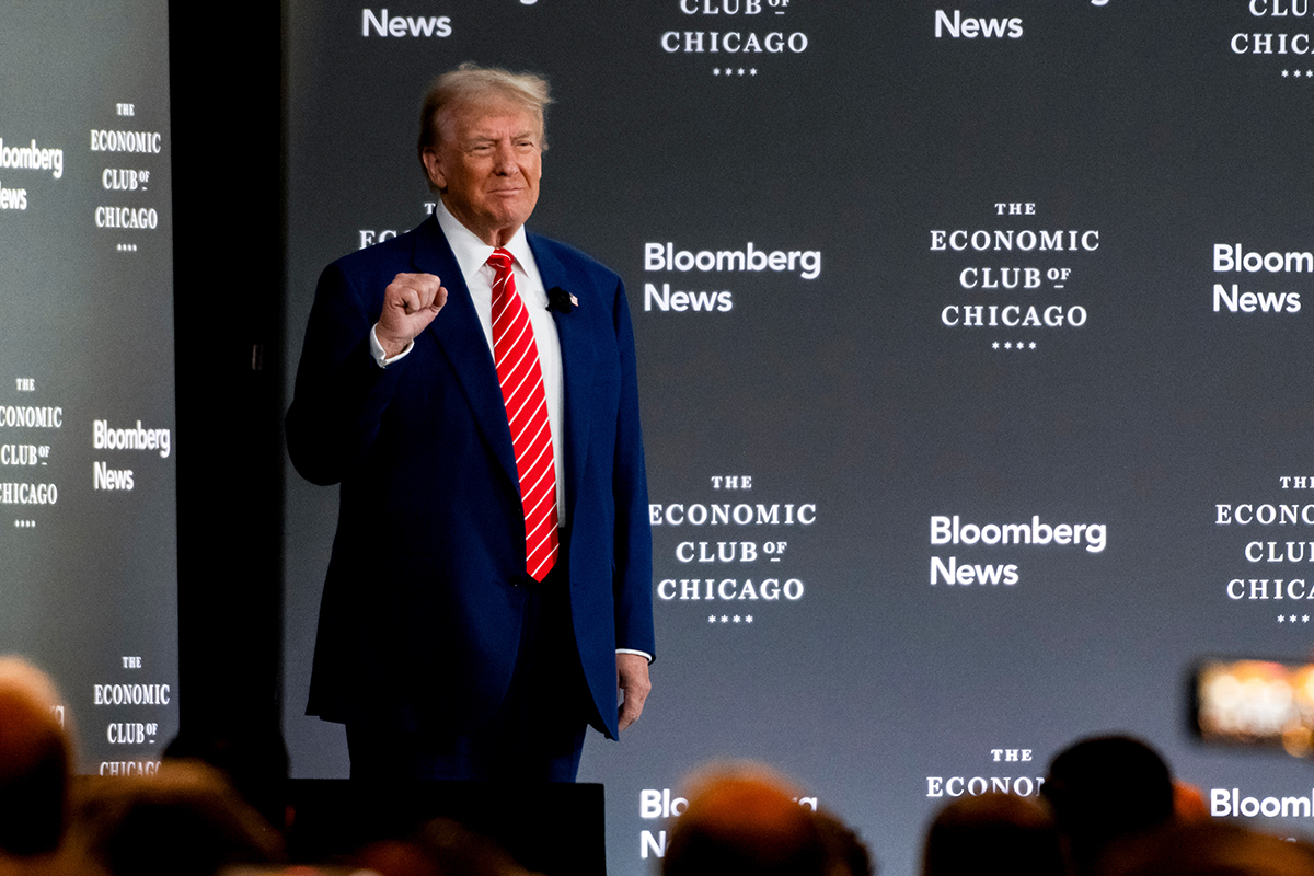 Photo: Former U.S. President Donald Trump arrives for an interview with John Micklethwait, editor-in-chief of Bloomberg News (not pictured) at the Economic Club of Chicago on October 15, 2024. Photographer: Christopher Dilts/Bloomberg